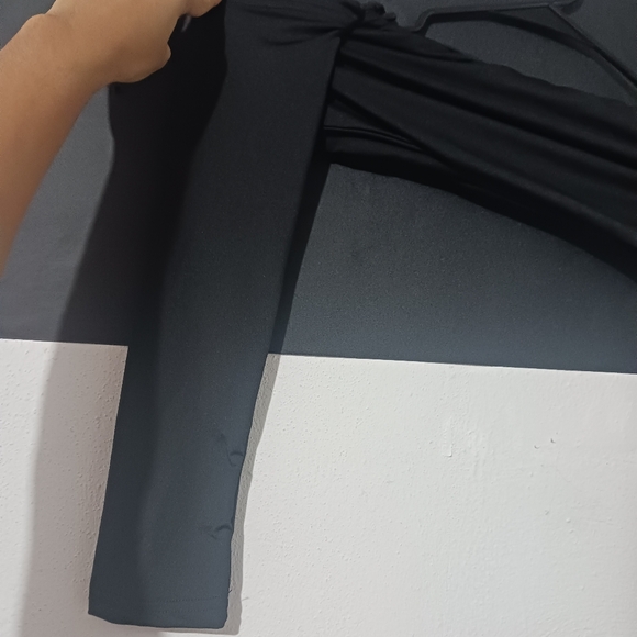 Bundle of Women stretchable off shoulder long sleeve tops - Picture 9 of 12